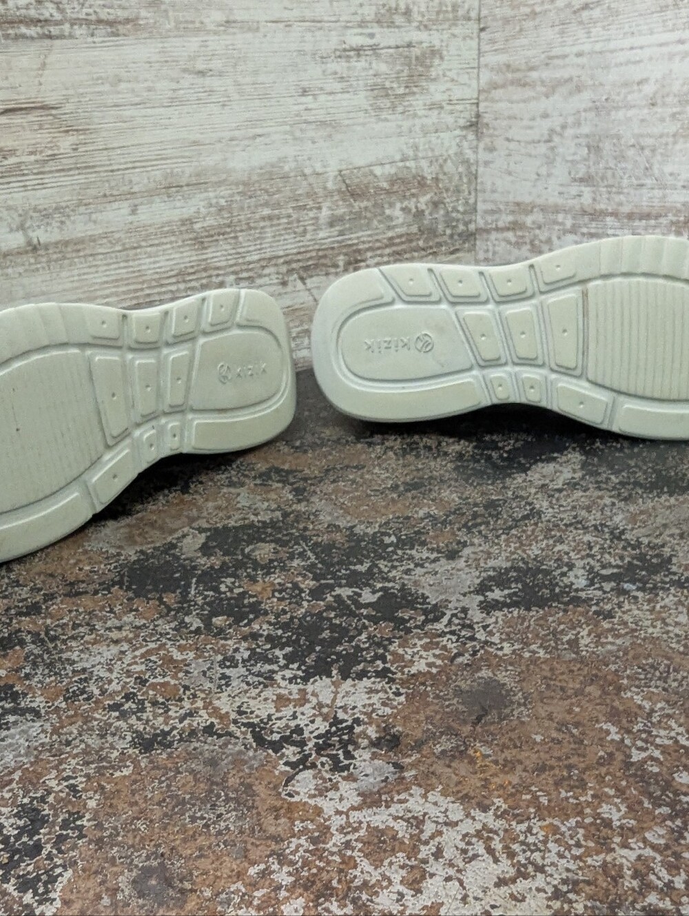 Mens Kizik Athletic Shoes Sz 8.5 Used Hands Free Slip On - Picture 9 of 9